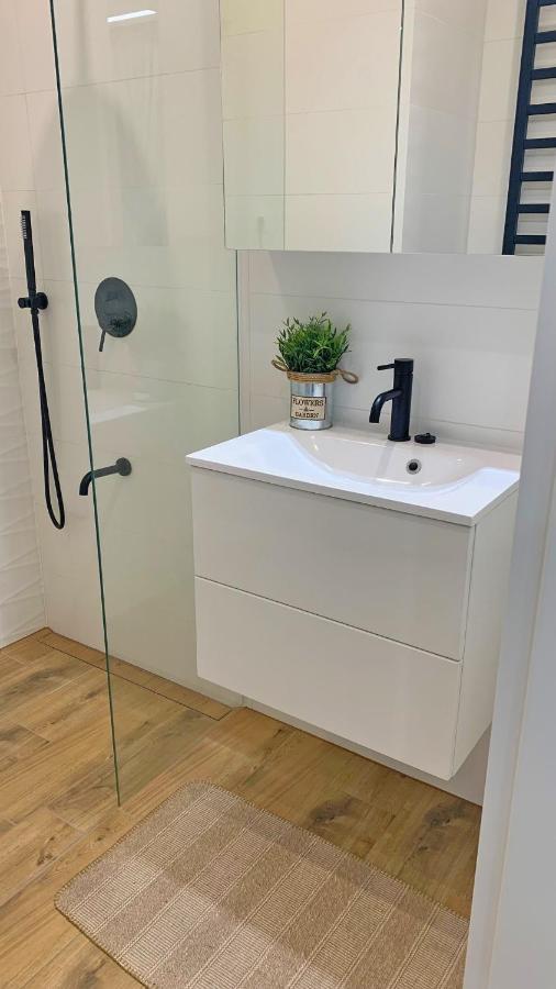 Sipsix Apartment - Modern 2 Bedroom Newly Renovated Flat With Ac In Budapest City Centre Ngoại thất bức ảnh