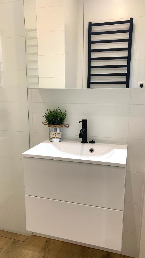 Sipsix Apartment - Modern 2 Bedroom Newly Renovated Flat With Ac In Budapest City Centre Ngoại thất bức ảnh